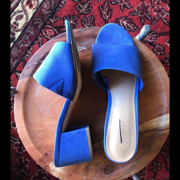 🎉HP🎉 EXPRESS Cornflower Periwinkle Block 2.5” Heels Size 7 - Picture 2 of 7